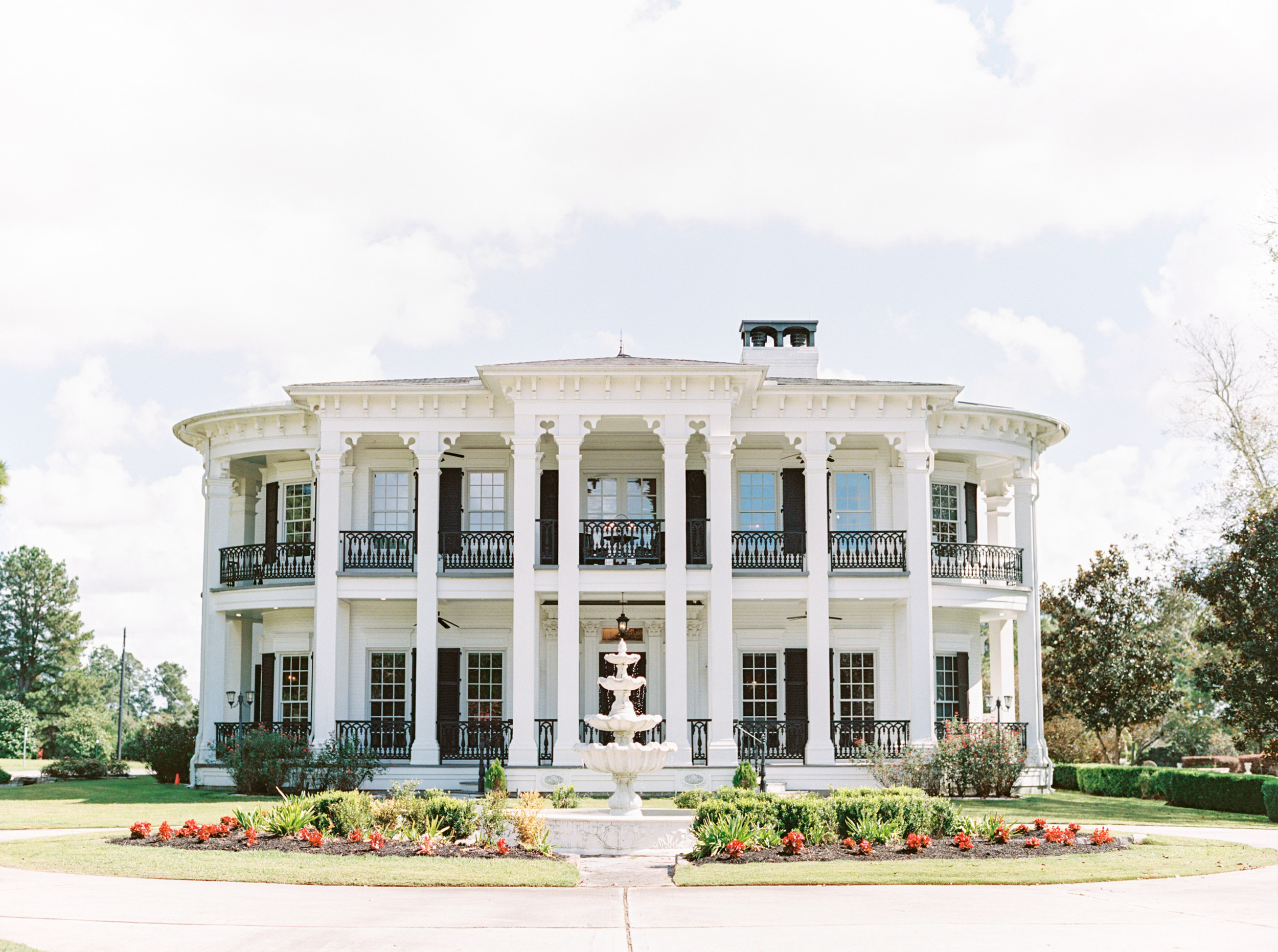 Sandlewood Manor in Tomball, Texas — photo 2 of 2