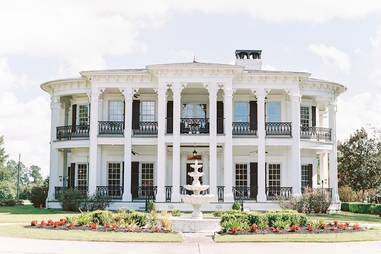 Sandlewood Manor