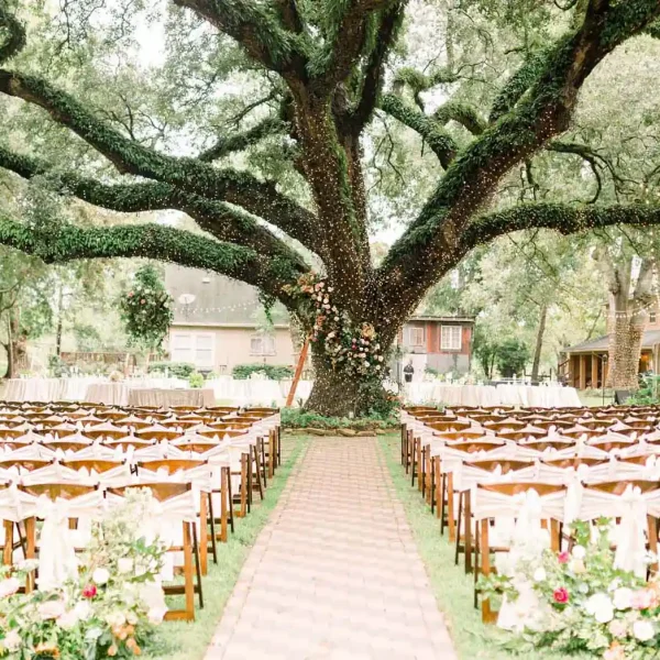 Oak Tree Manor in Tomball, Texas — photo 2 of 2