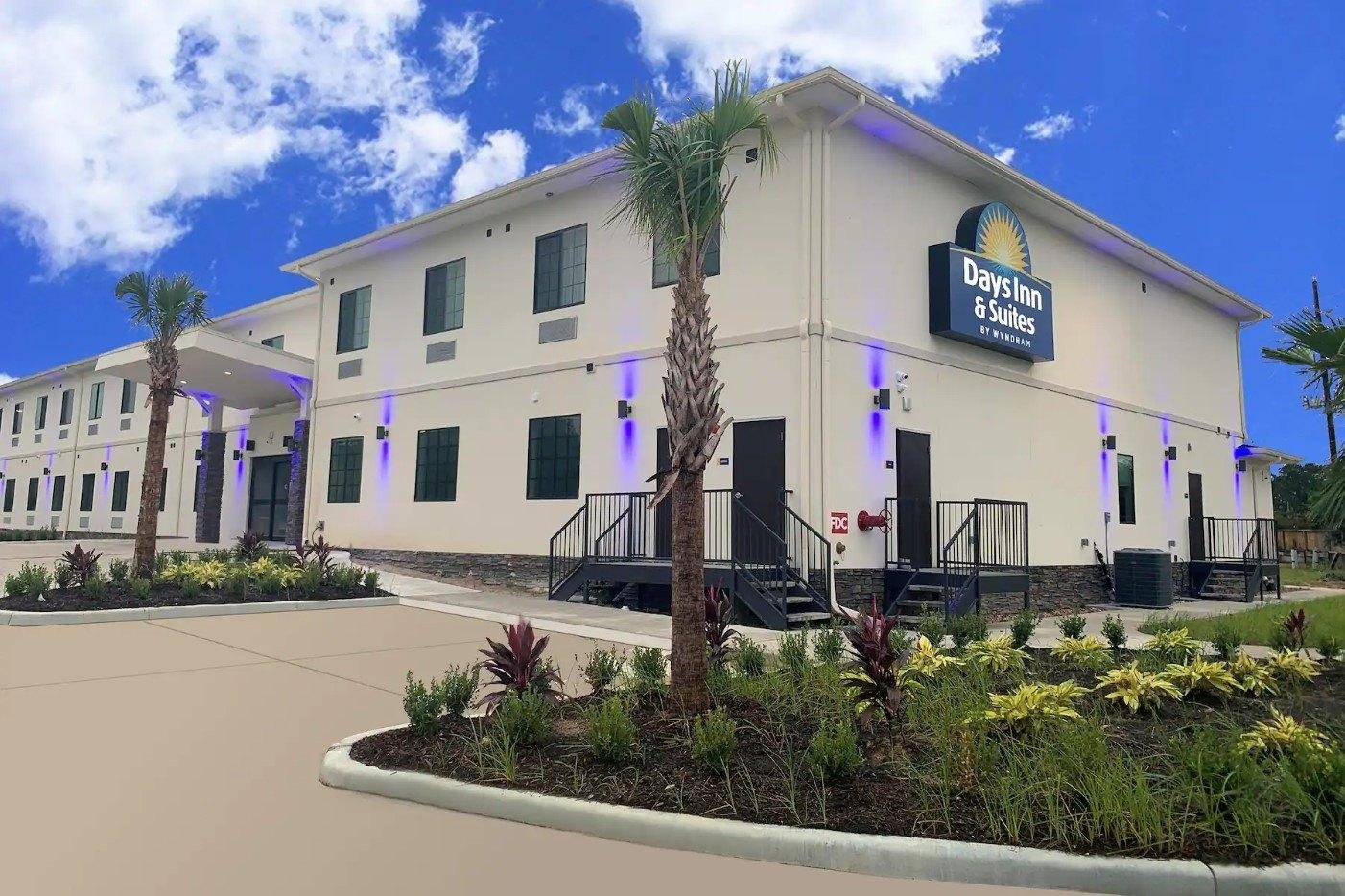 Days Inn & Suites by Wyndham